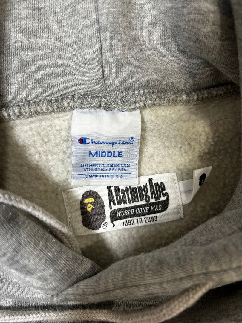 A BATHING APE × Champion パーカー