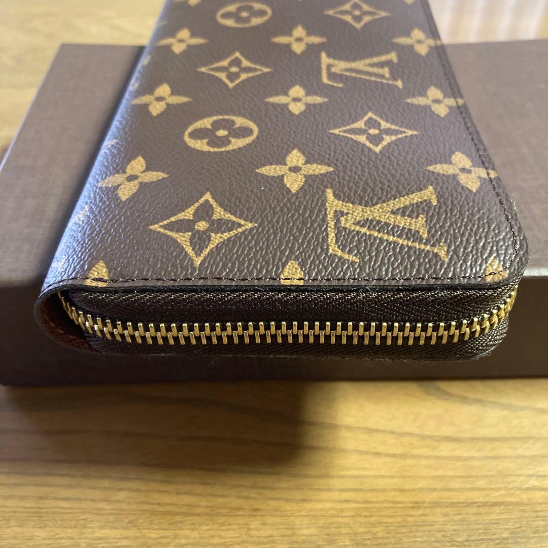 未使用　ルイヴィトン ジッピーウォレット モノグラム