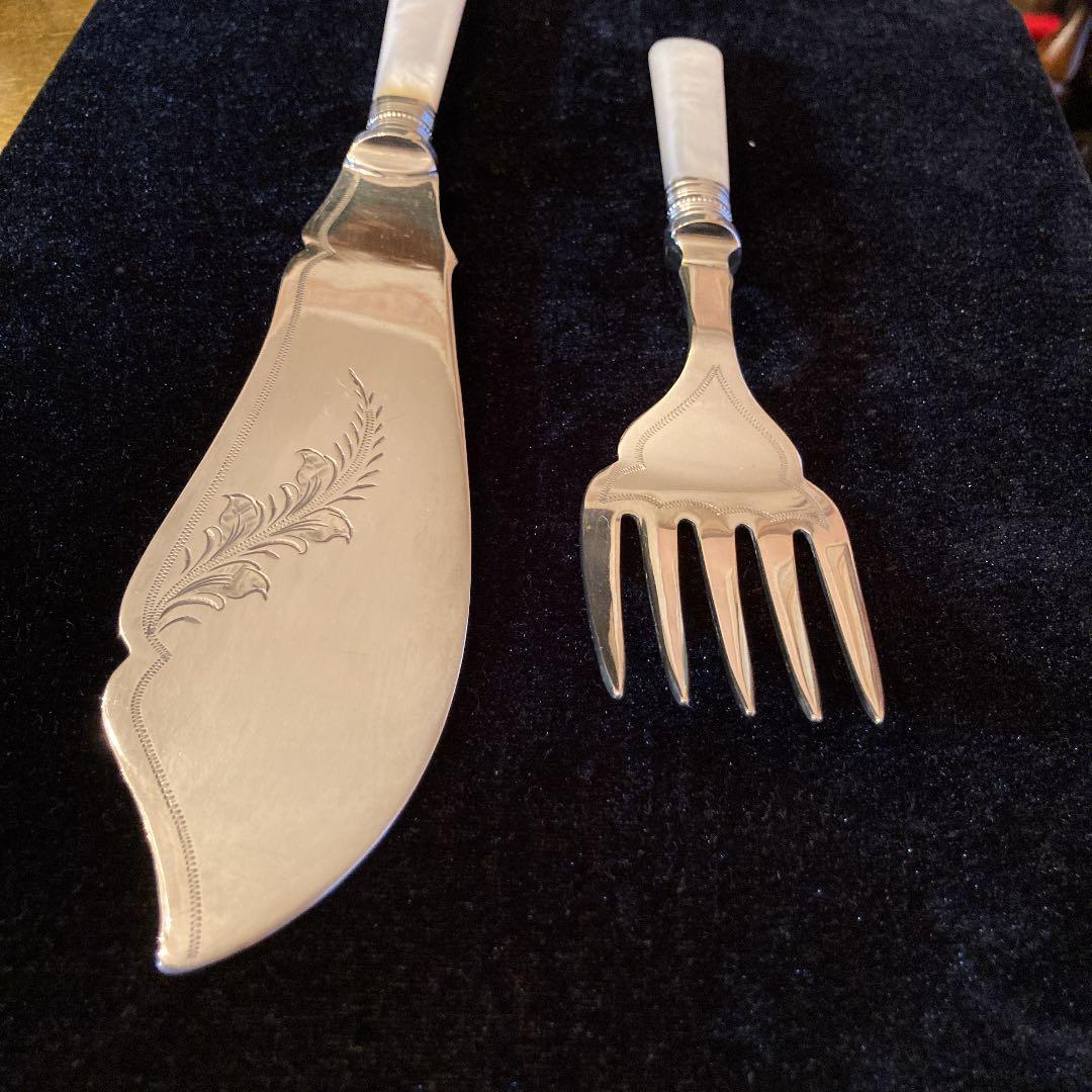 お値下げ　I 英国製ビンテージ　サービング用　シルバーとマザーオブパール