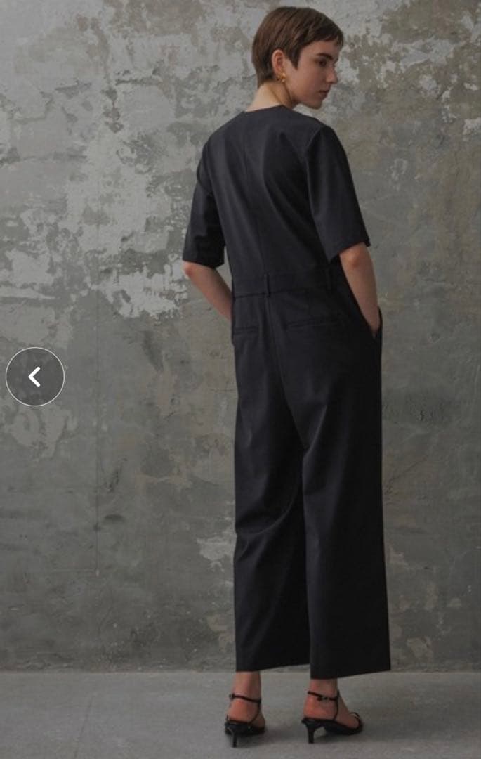 ADAM ET ROPE' EMOELLE Vネックオールインワン