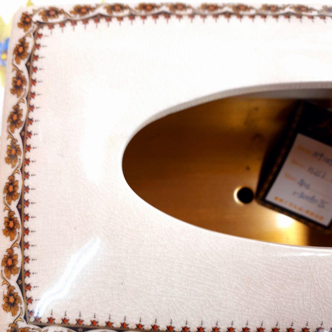 輸入雑貨　シノワズリ　『薔薇のティッシュBOX』　薔薇柄　オフホワイト　陶器