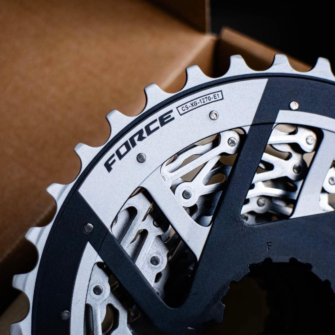 SRAM Force E1 サイクリングコンピュータを含む完全パッケージ
