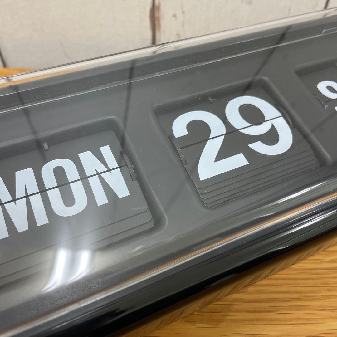 【美品】 TWEMCO カレンダー付き時計BQ-38