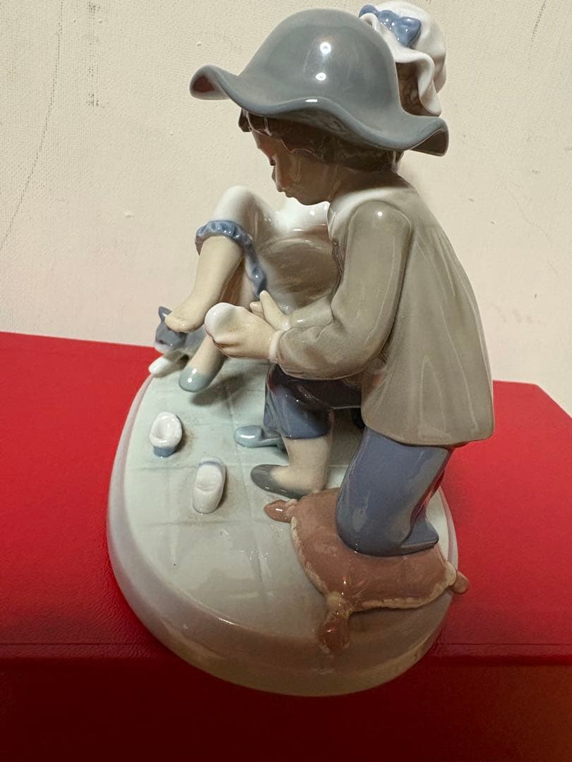 LLADRO リヤドロ　子供と猫のフィギュア