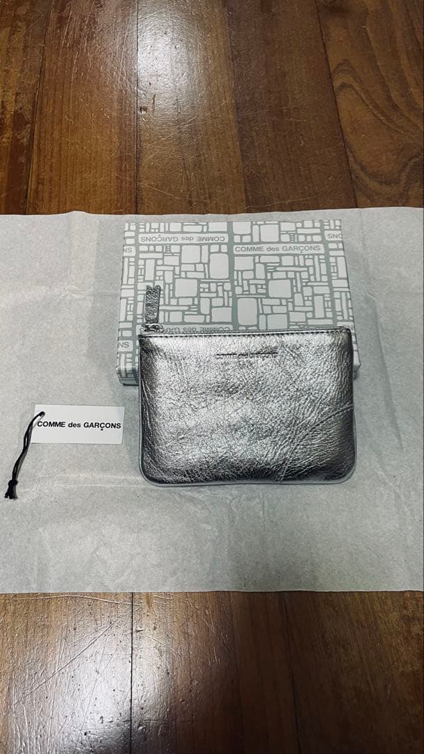 COMME des GARÇONS シルバー ケース、フラグメントケース