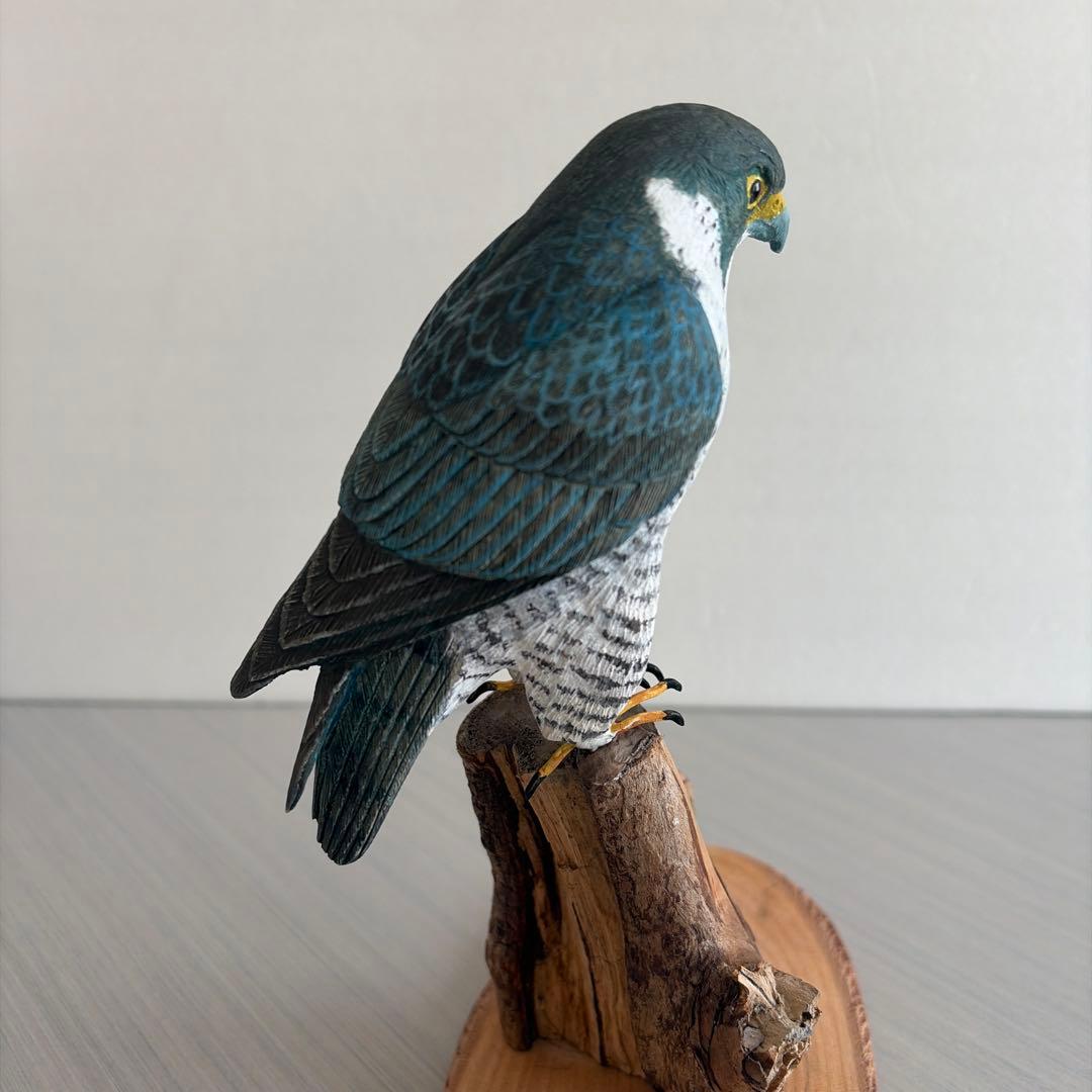 ハヤブサ (隼) 木彫りの野鳥　野鳥彫刻　バードカービング 　　　　　リアル野鳥