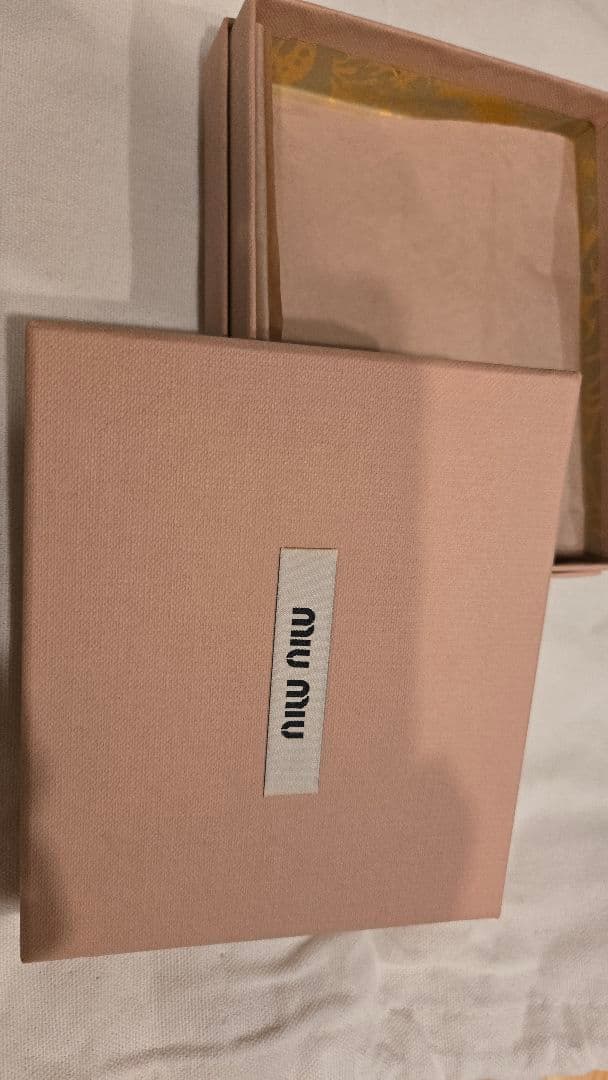 MIU MIU 二つ折り財布 黒