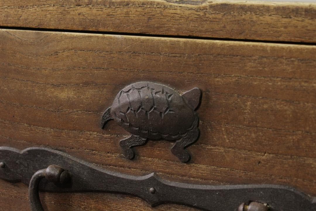 二本松箪笥 二段 前桐 鶴亀金具 古い和箪笥 時代箪笥 古家具/ローボード古民藝
