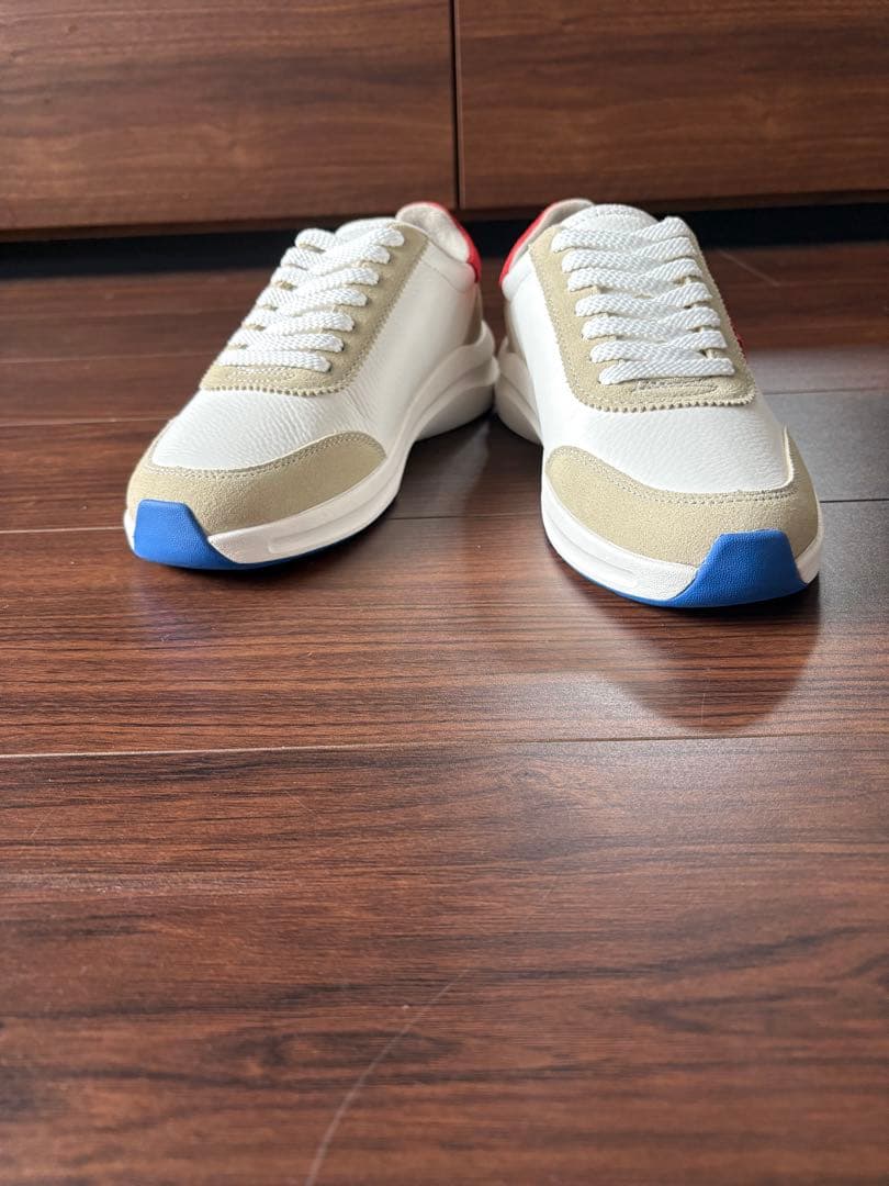 新品.未使用品　via SANGACIO にゅ　ローカットスニーカー