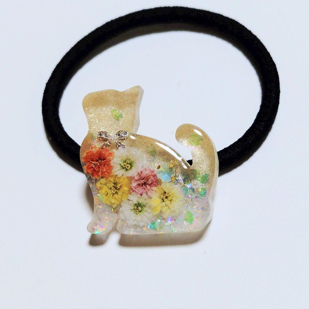 No.414　レジン ヘアゴム キーホルダー ピンバッジ 猫ねこ透け感あり