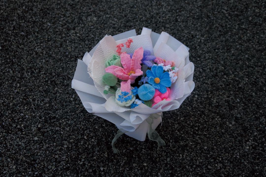 カラフルなあみぐるみ花束