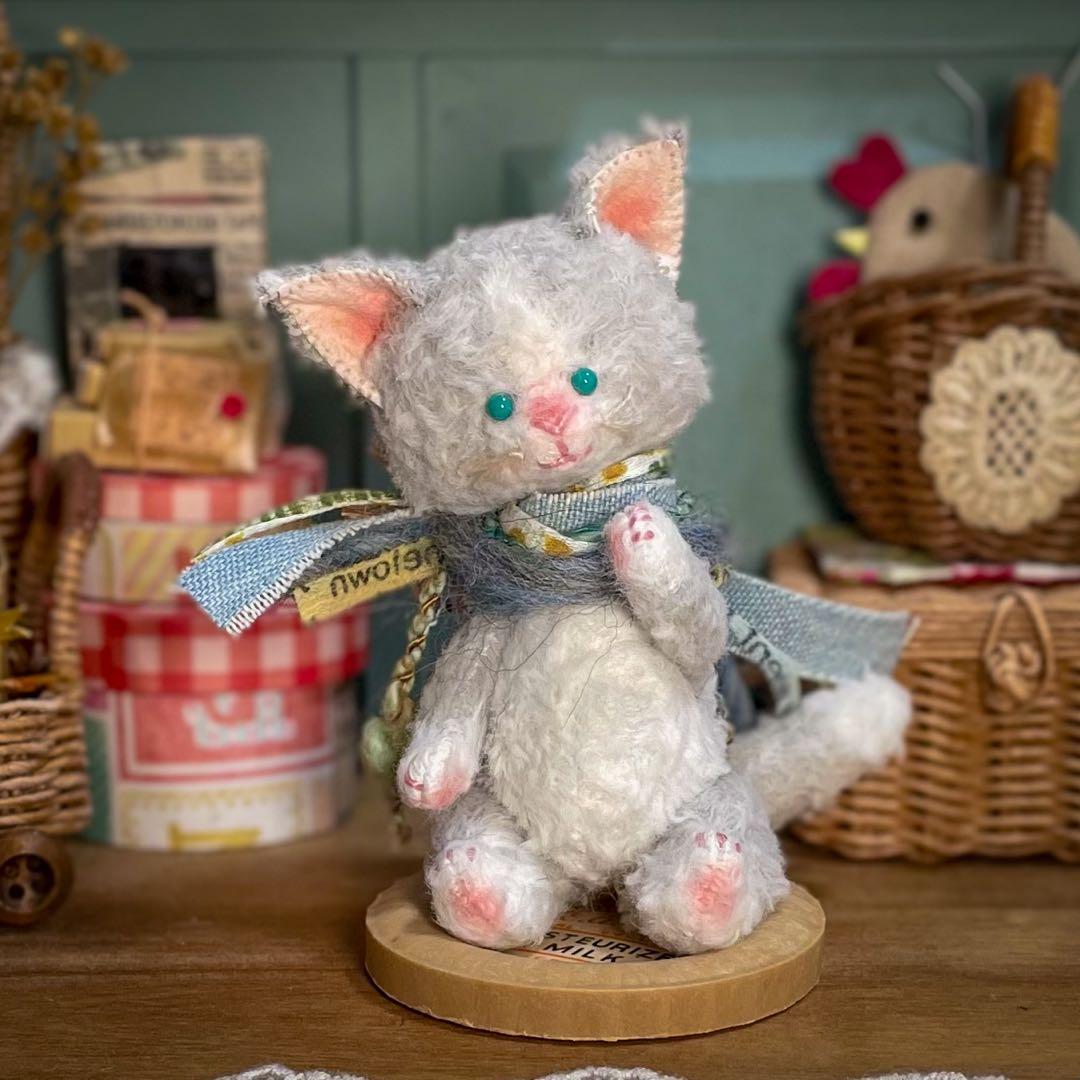 fluffyteddy＊手染めハチワレにゃんこ。