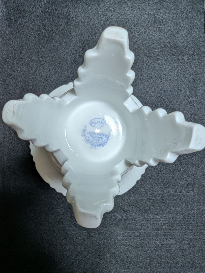 花柄陶磁器花瓶 足付き