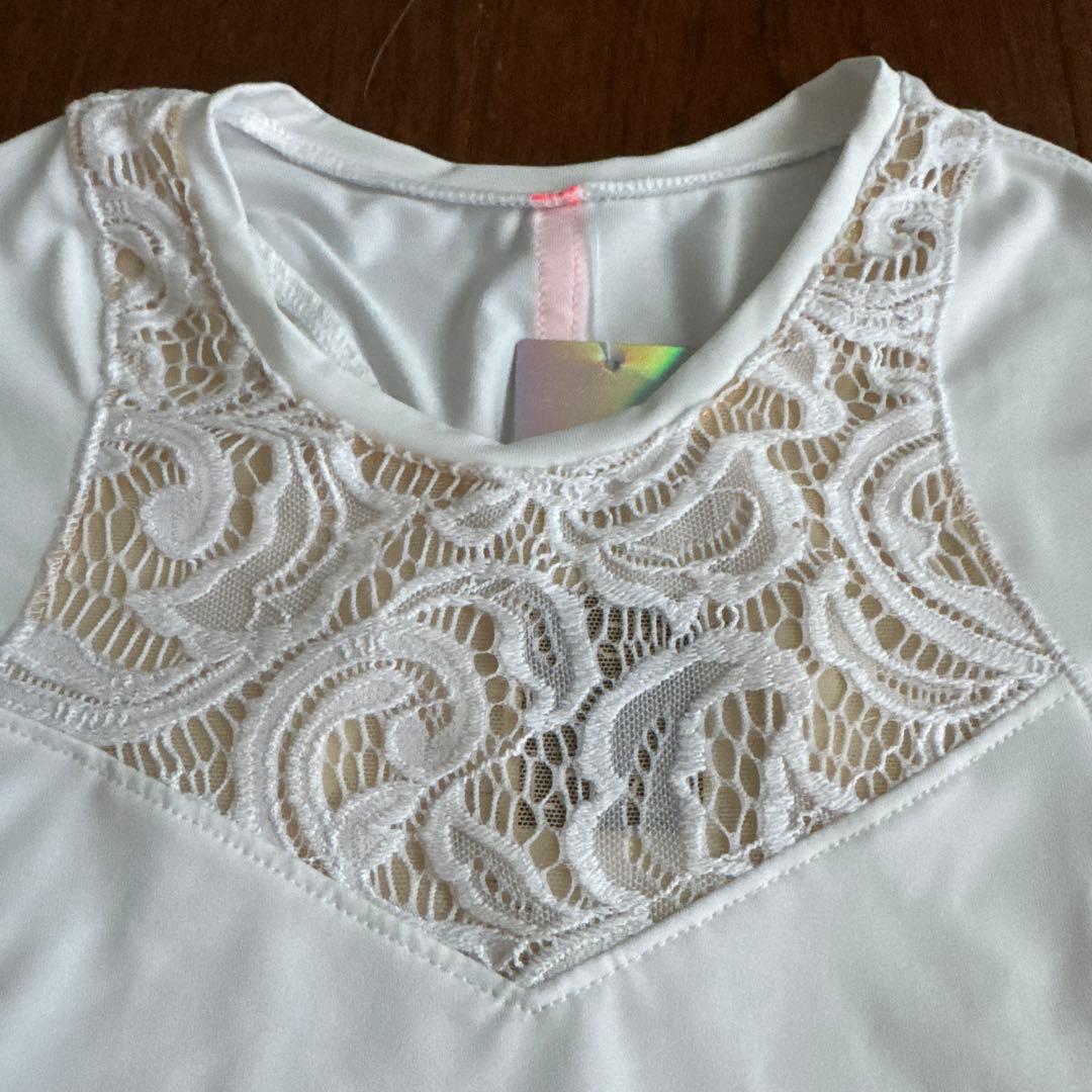 新品未使用　ラッキーインラブ　長袖トップス