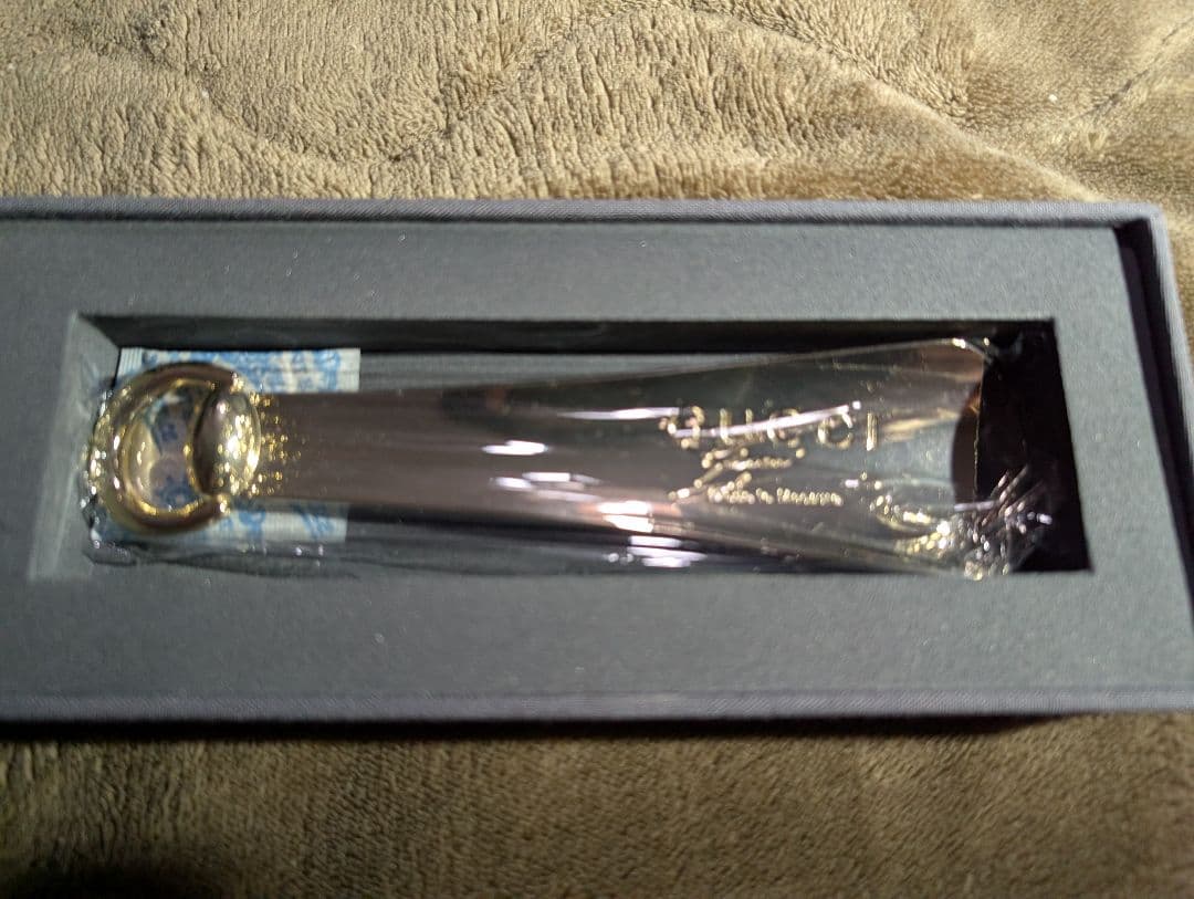 GUCCI メタルロゴ靴べら 新品未開封