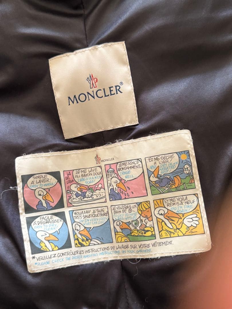 スヌスヌ。 美品❣️MONCLER ネイビーダウンジャケット フード付き
