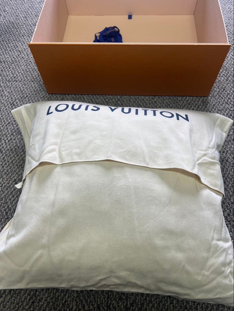 LOUIS VUITTON クッション・LV バケーション　 ピンク