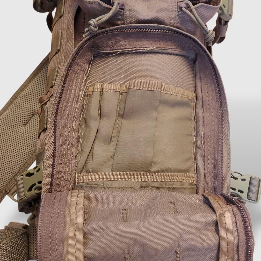 HAZARD4 (ハザード4) Evac シリーズ スリングバッグ コヨーテ