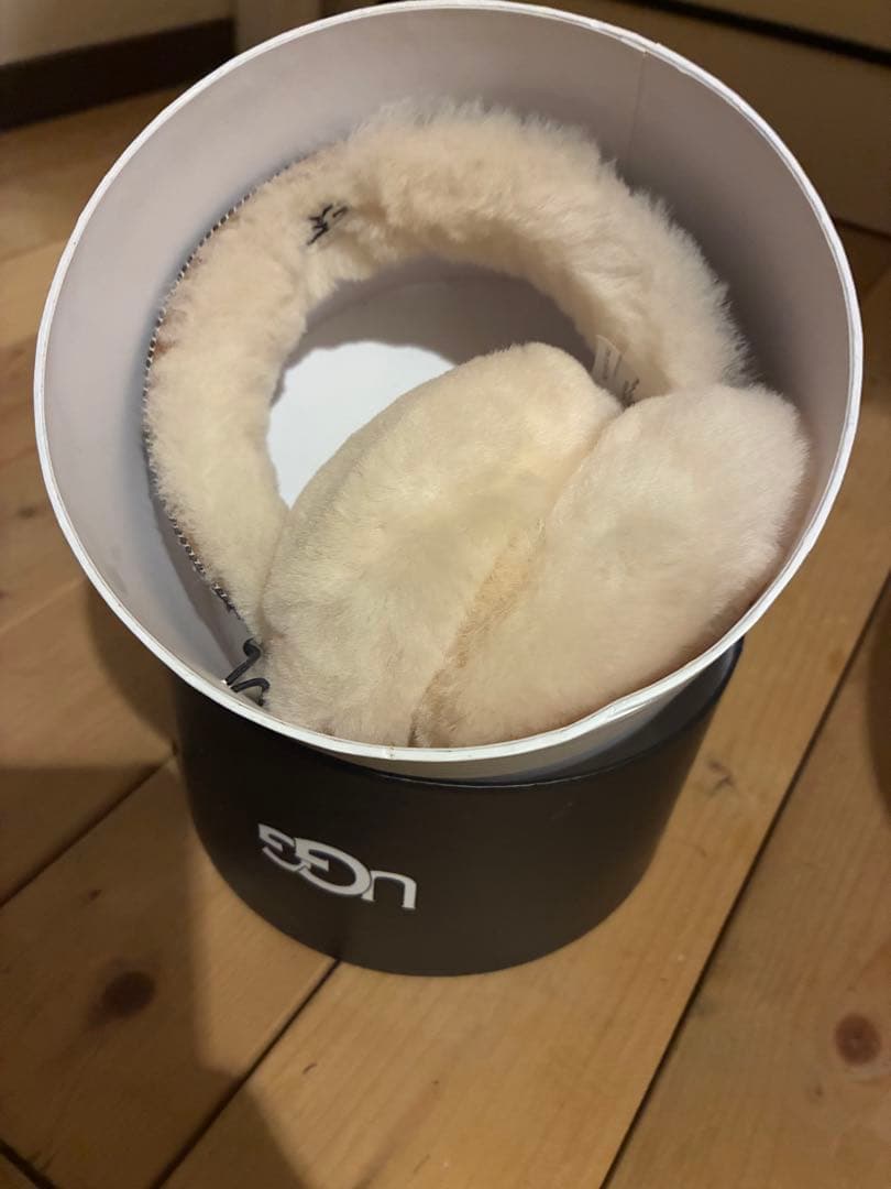 UGG アグ　イヤーマフ　箱あり　タスマン