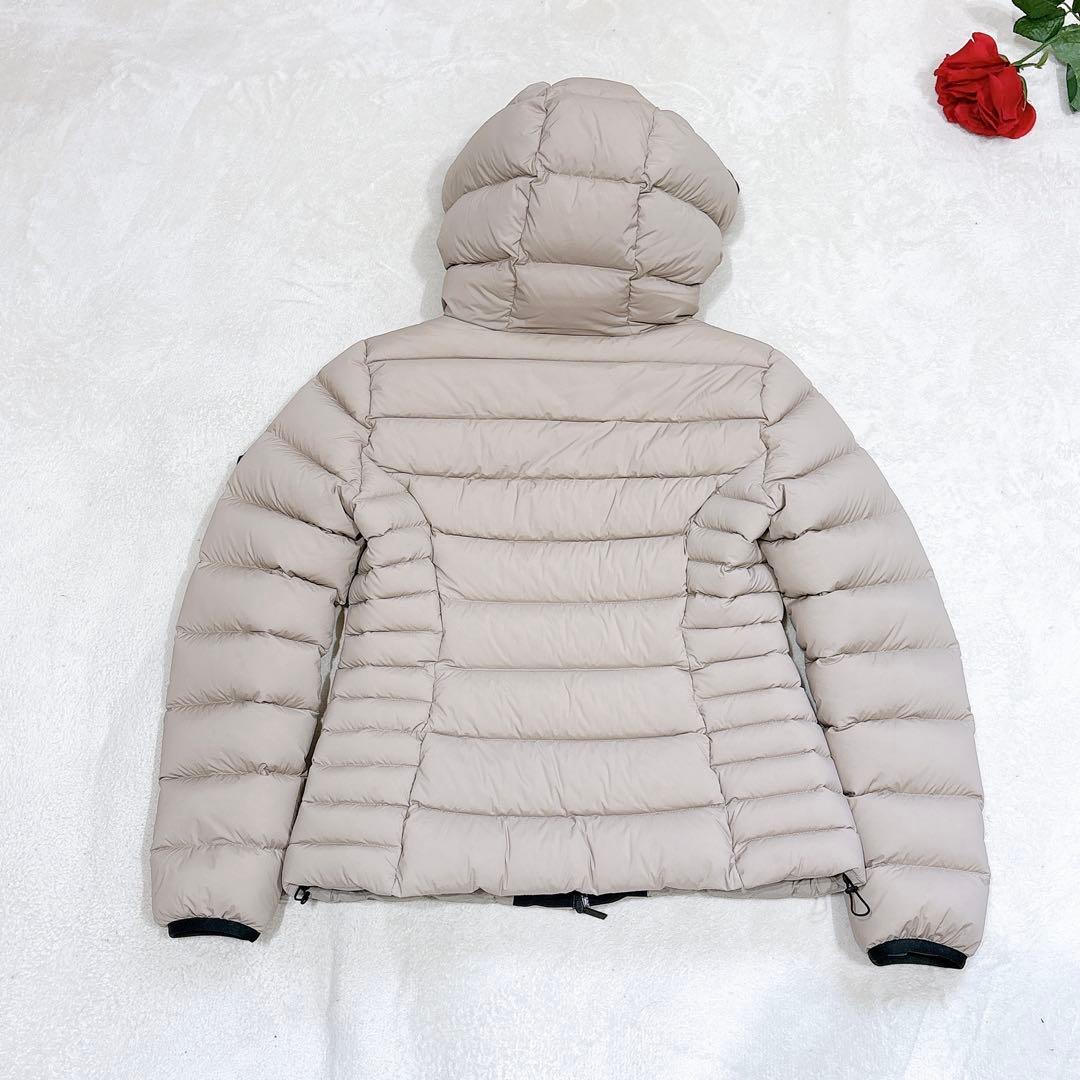 新品同様✨　最新モデル✨　モンクレール　エルベ　ダウンジャケット　ベージュ　1