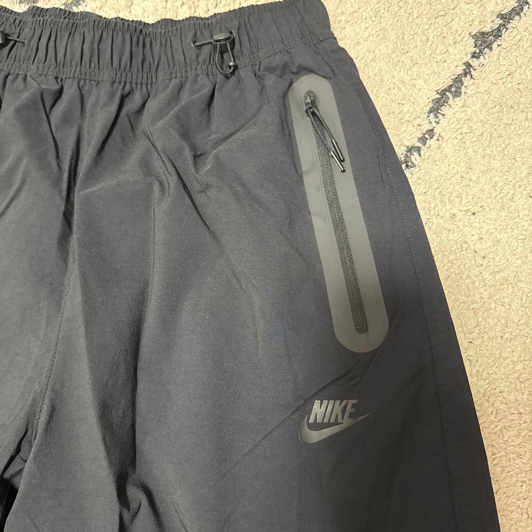 Nike ブラックパンツ テック　ジッパーポケット付き　M <新品>