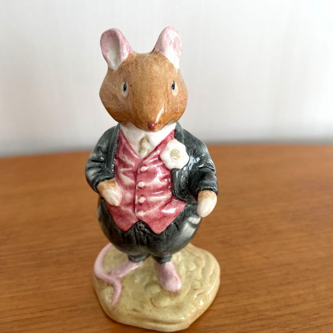 ロイヤルドルトン　ブランブリーヘッジ 結婚式　フィギュリン　置物