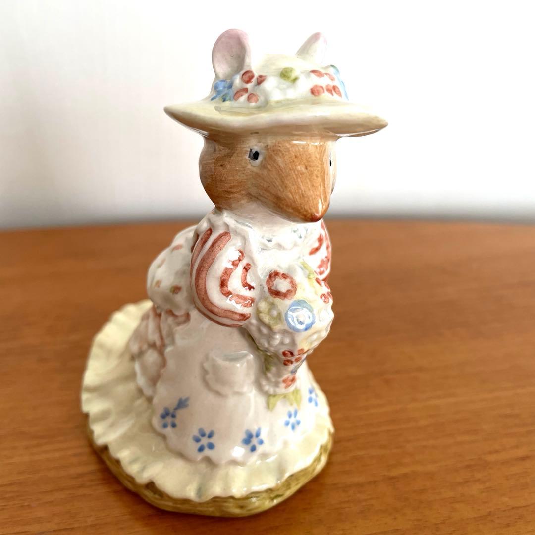 ロイヤルドルトン　ブランブリーヘッジ 結婚式　フィギュリン　置物