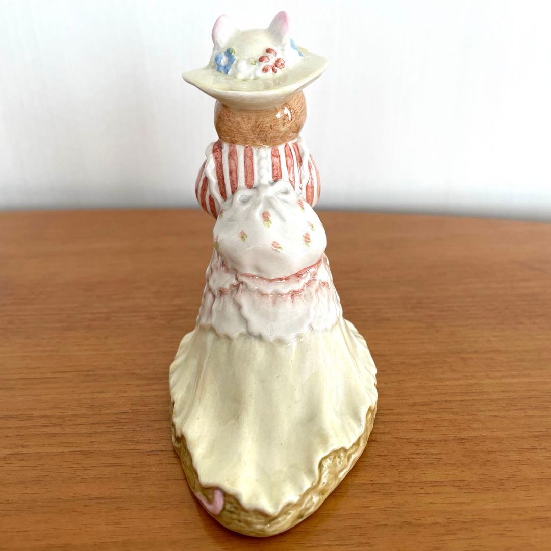 ロイヤルドルトン　ブランブリーヘッジ 結婚式　フィギュリン　置物