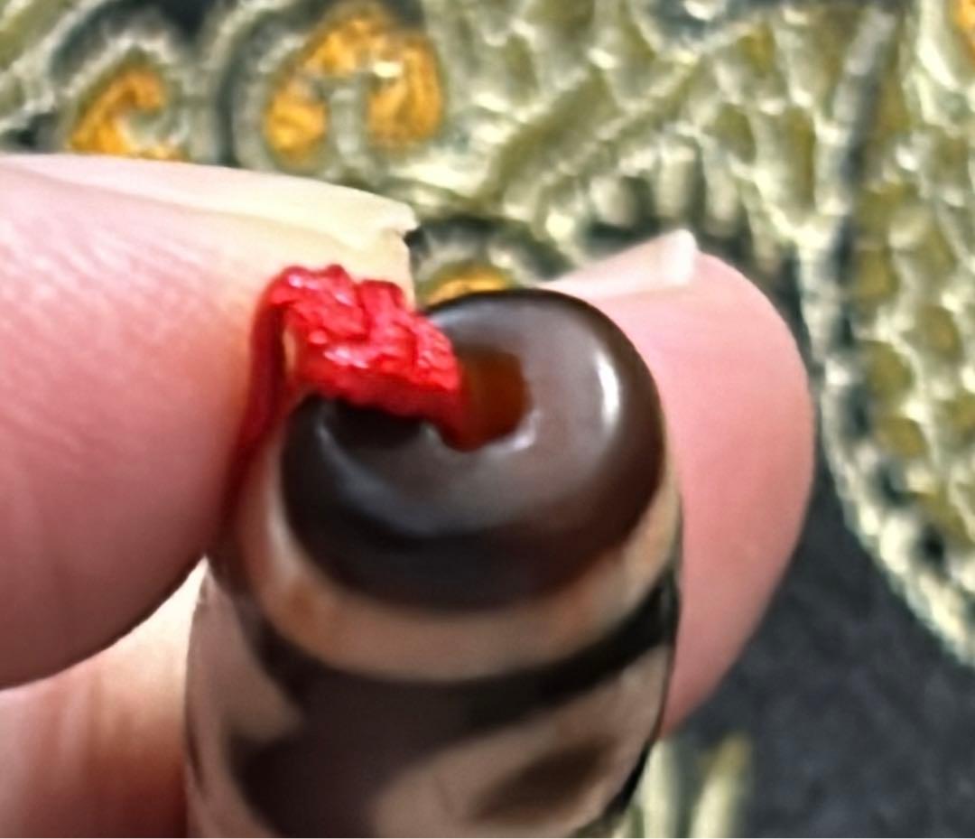 三眼天珠　朱砂　老天珠　台湾至純天珠／送料込　匿名発送／チベット　天珠　お守り