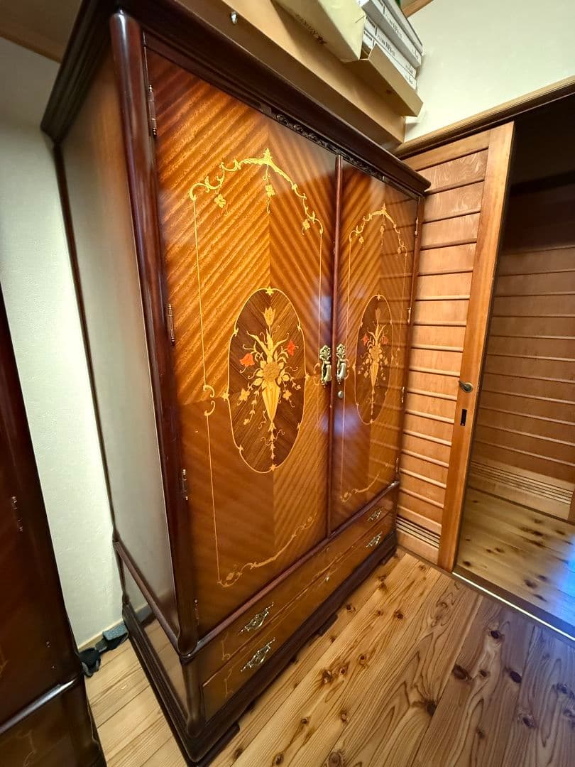 【8/6まで】クラシック木製箪笥 花模様　アンティーク　キャビネット