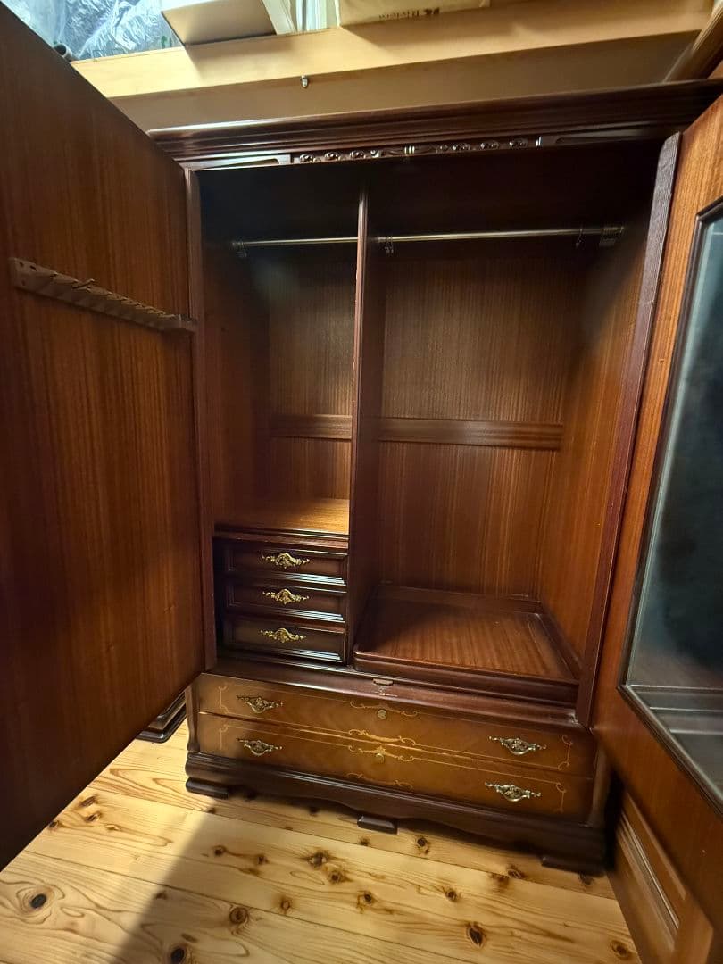 【8/6まで】クラシック木製箪笥 花模様　アンティーク　キャビネット