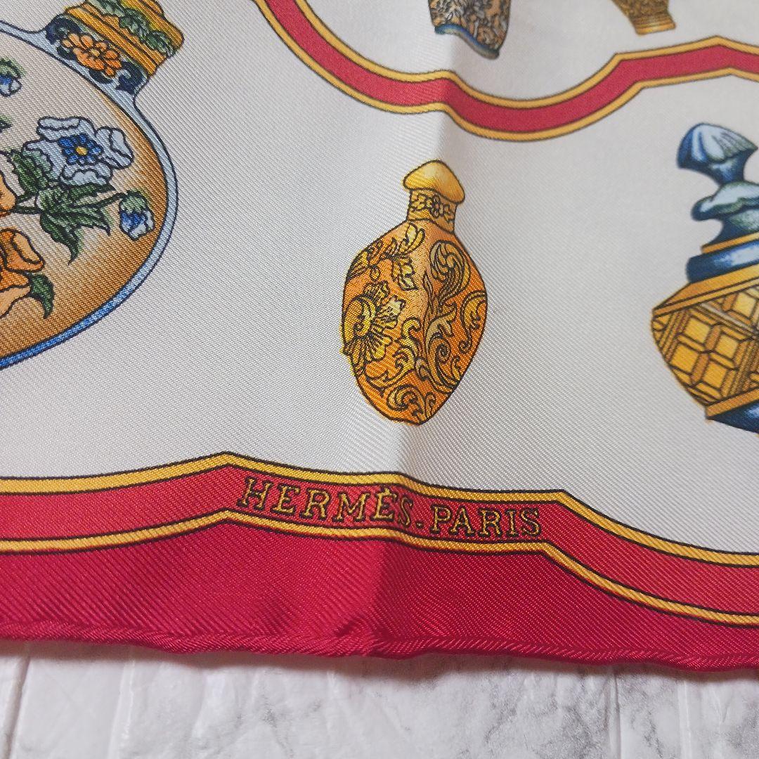 HERMES 香水瓶デザイン シルクスカーフ