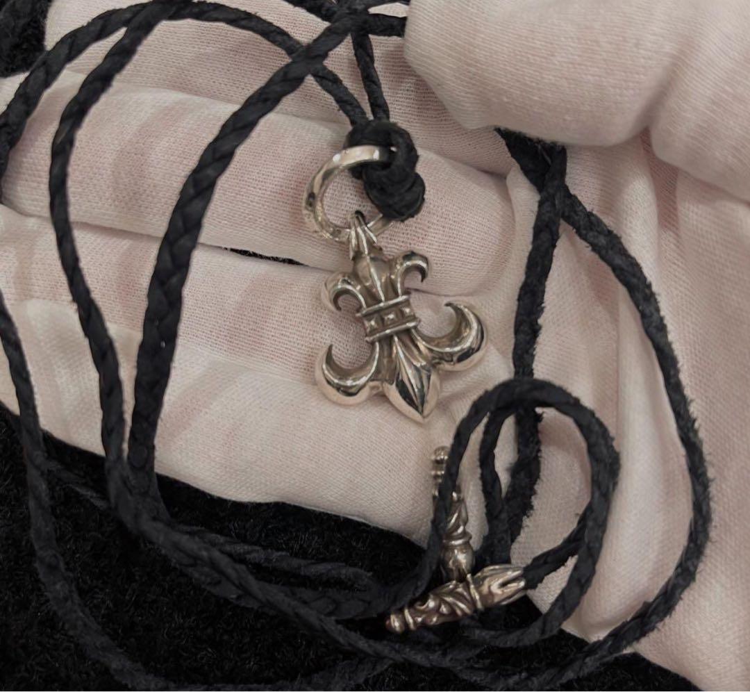 あと少しで掲載終了しますクロムハーツ BSフレアペンダントタイニーレザーブレード