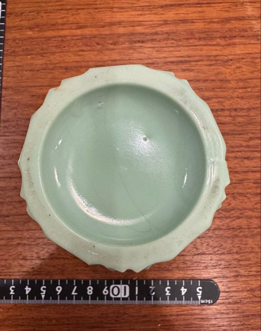 イギリスアンティーク ミントグリーンのガラス容器 金属製蓋付