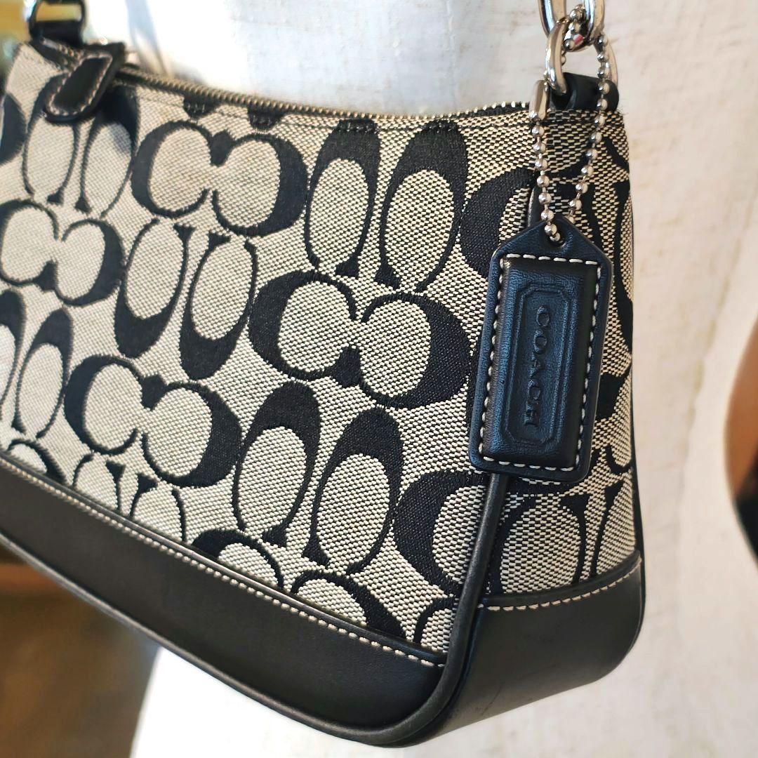 美品 COACH コーチ アクセサリーポーチ キャンバス 黒 シグネチャー
