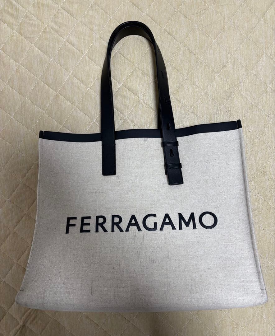 FERRAGAMO トートバッグ