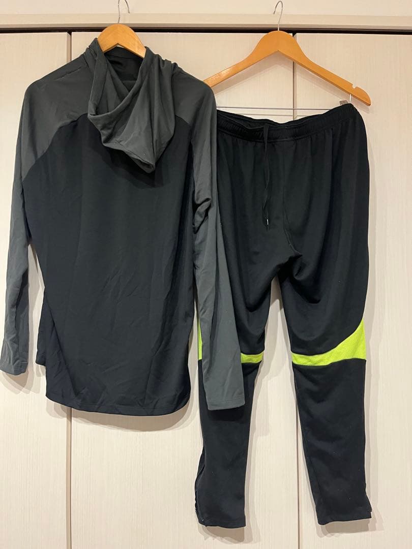 Nike dry fitジャージ上下セット フード付き