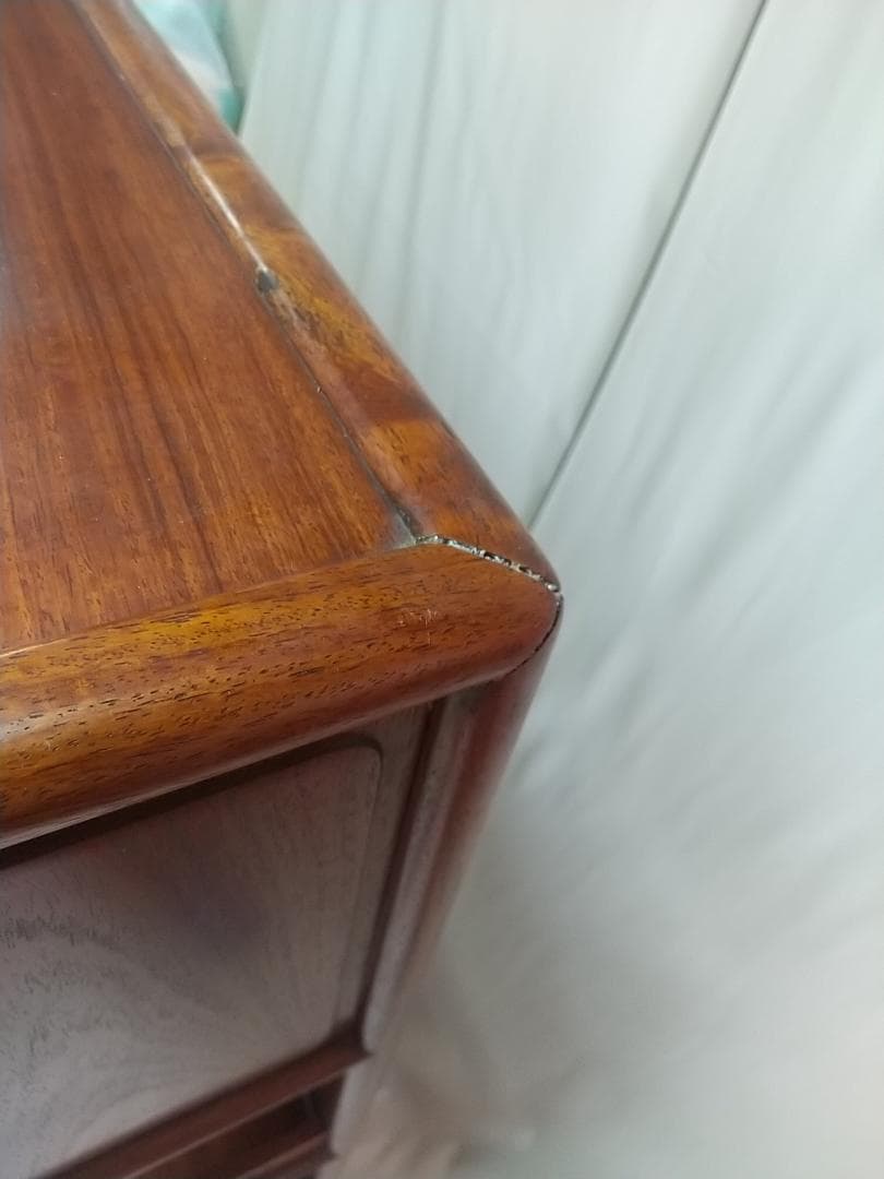 「新古品」飾棚（カリン本無垢材）