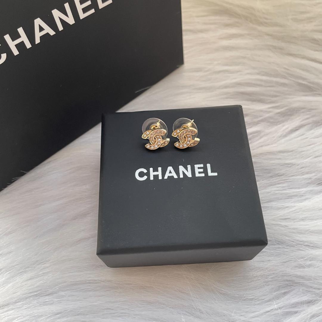 定番 CC ピアス ゴールド