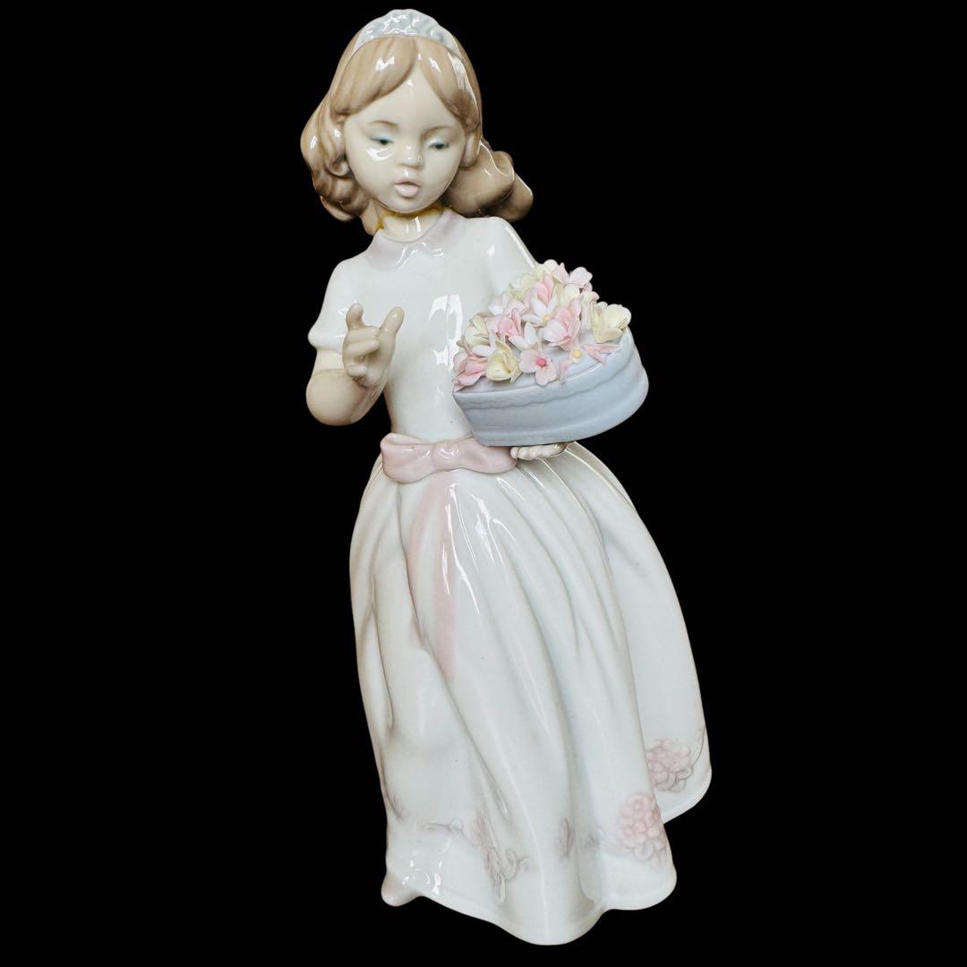 LLADRO リヤドロ　「大切なあなたへ」 フィギュリン　⚫︎高さ20.7cm