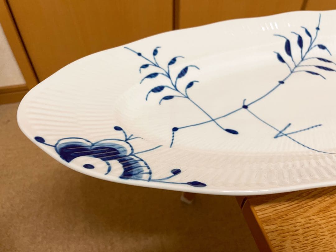 ブルーフルーテッド メガ フィッシュ ディッシュ 60cm