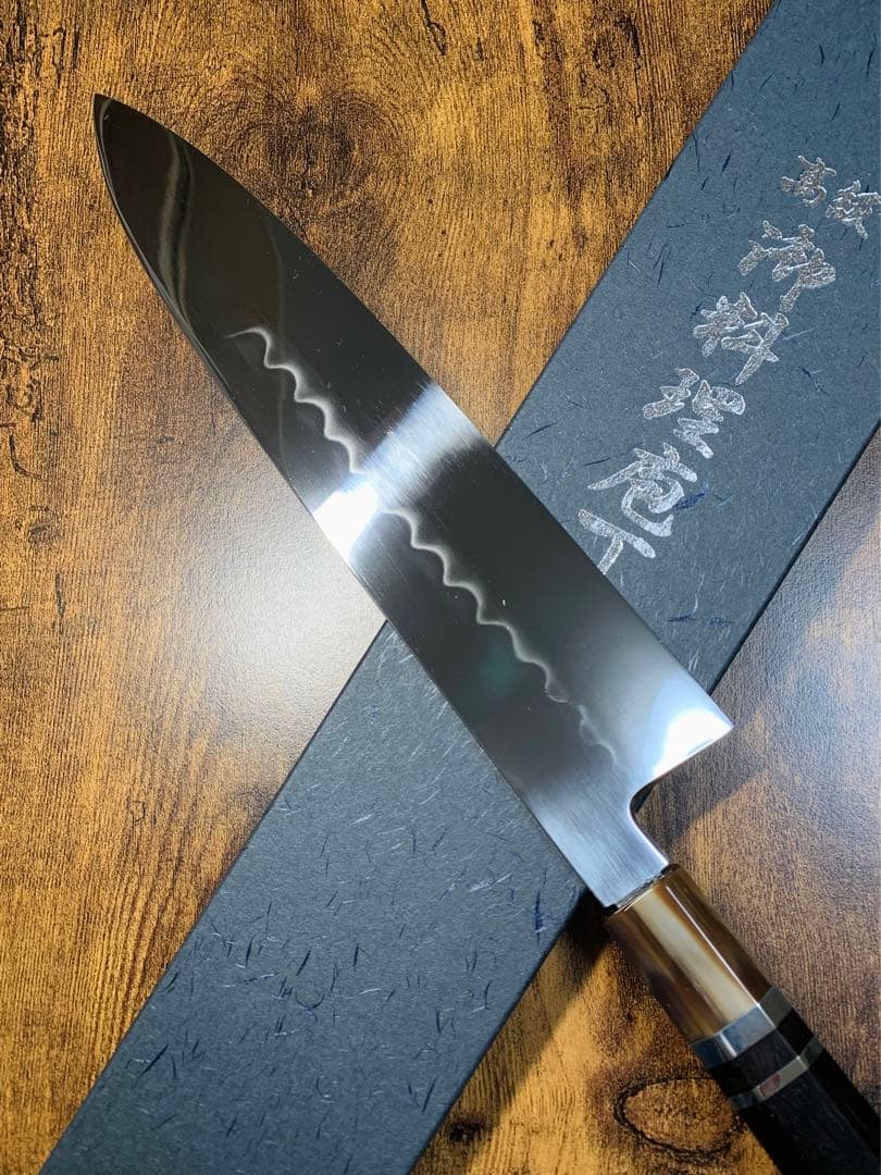 堺打刃物　和牛刀　本焼　包丁　白ニ鋼　8寸　全鏡面　黒檀両白水牛銀巻柄
