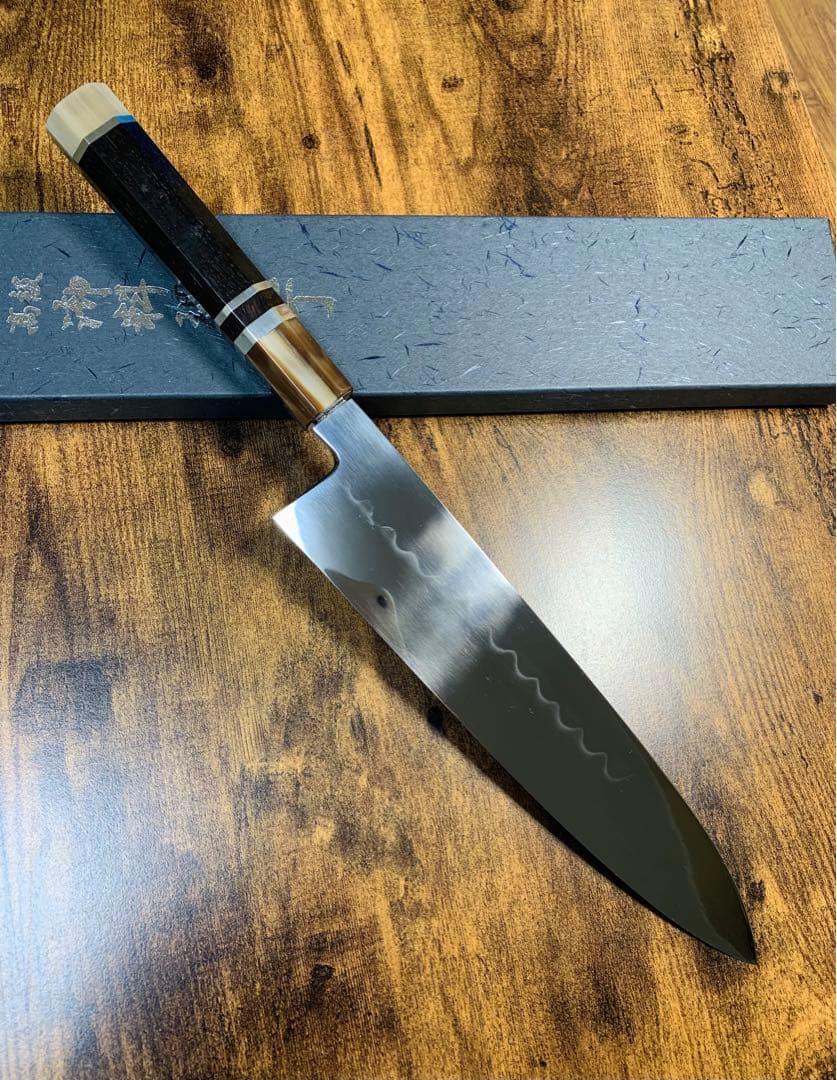 堺打刃物　和牛刀　本焼　包丁　白ニ鋼　8寸　全鏡面　黒檀両白水牛銀巻柄