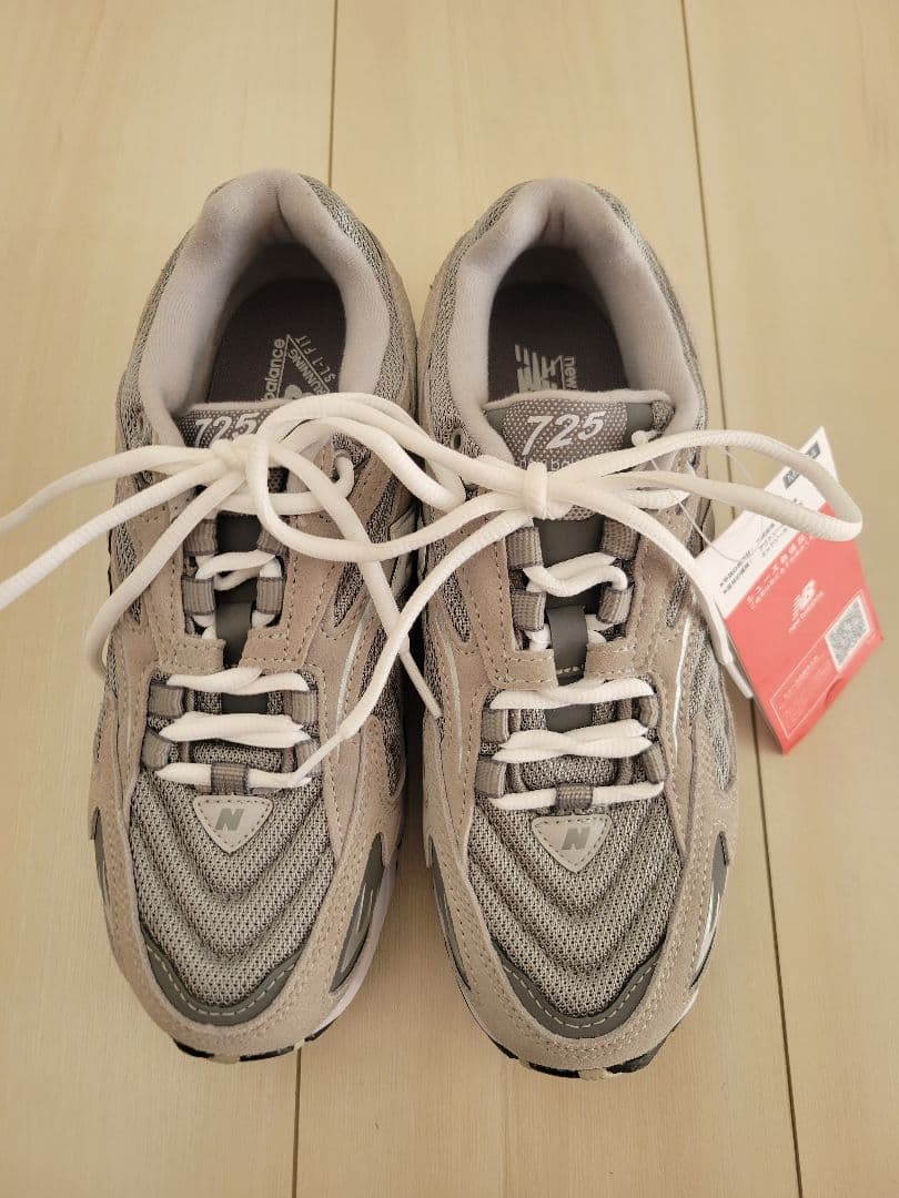 新品　タグ付き　New Balance 725　 グレー 23cm 　レディース