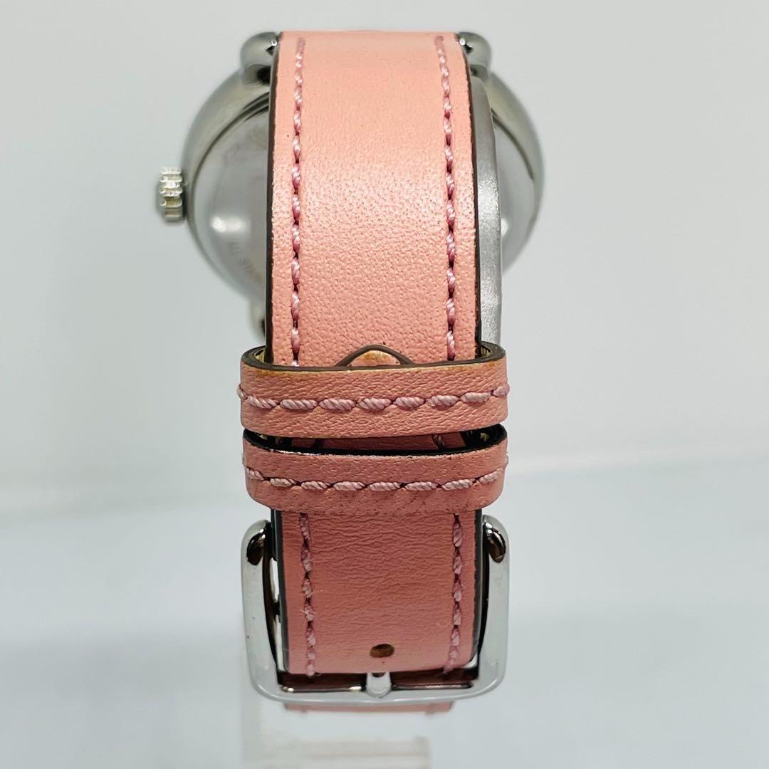 【美品】COACH フラワーモチーフ　腕時計 ピンクベルト