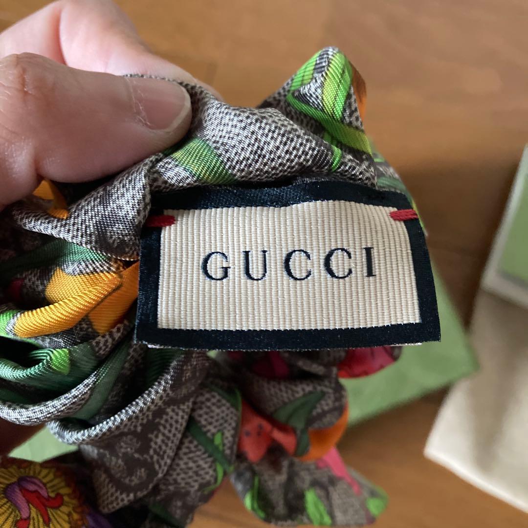 GUCCIシュシュ