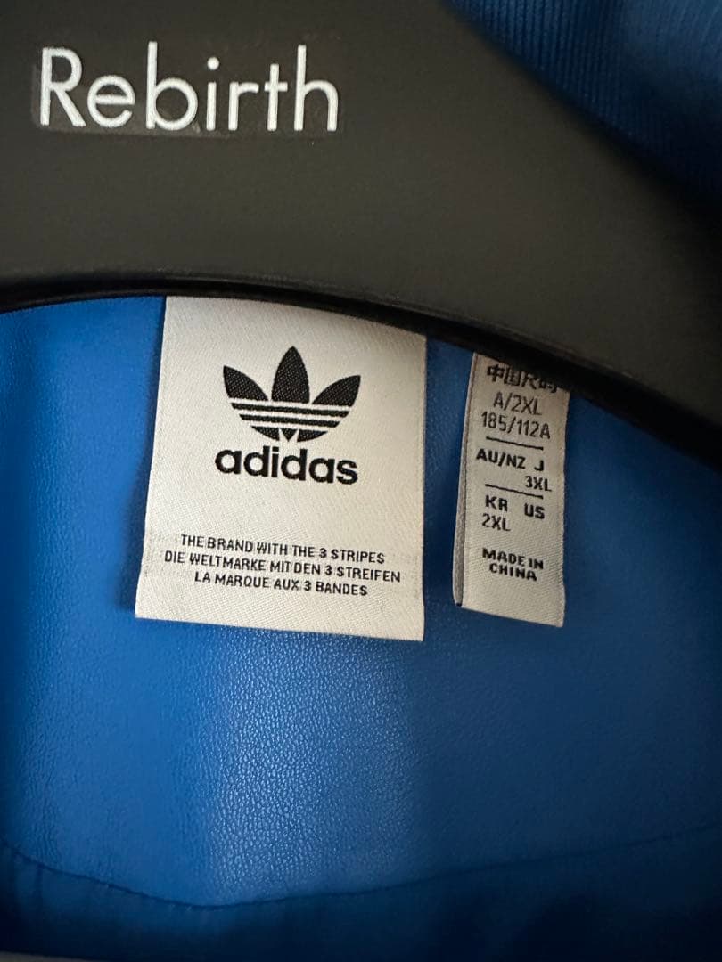 adidas originals フェイクレザージャケット