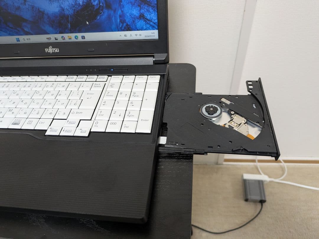 【美品】富士通 Lifebook A576/RX