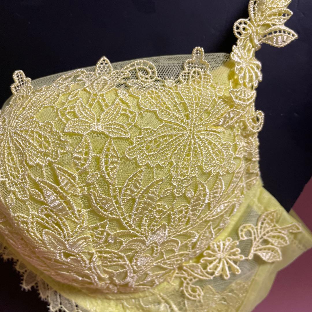 ワコール高級下着 Yue ユエ　 キャミソール&ブラジャー　セット