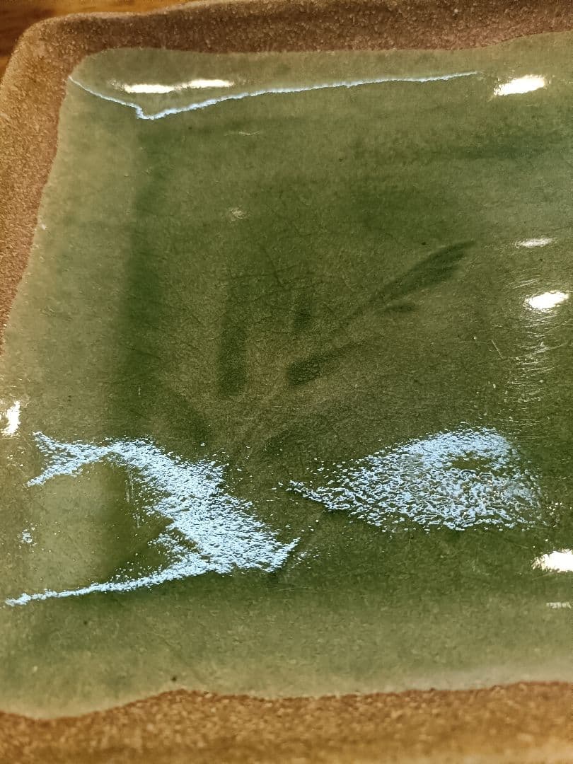 緑色の葉模様陶器皿 長方形